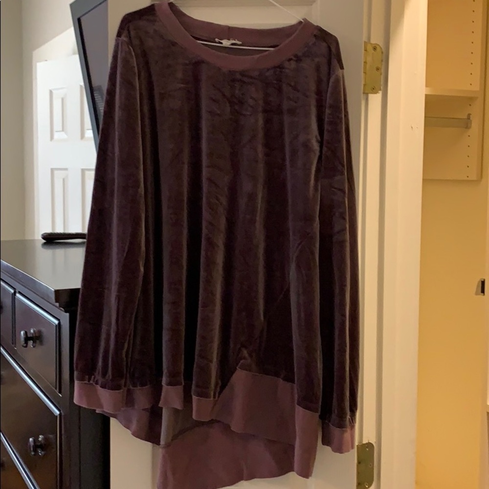 🌷 3/$20 Easel Purple Shirt